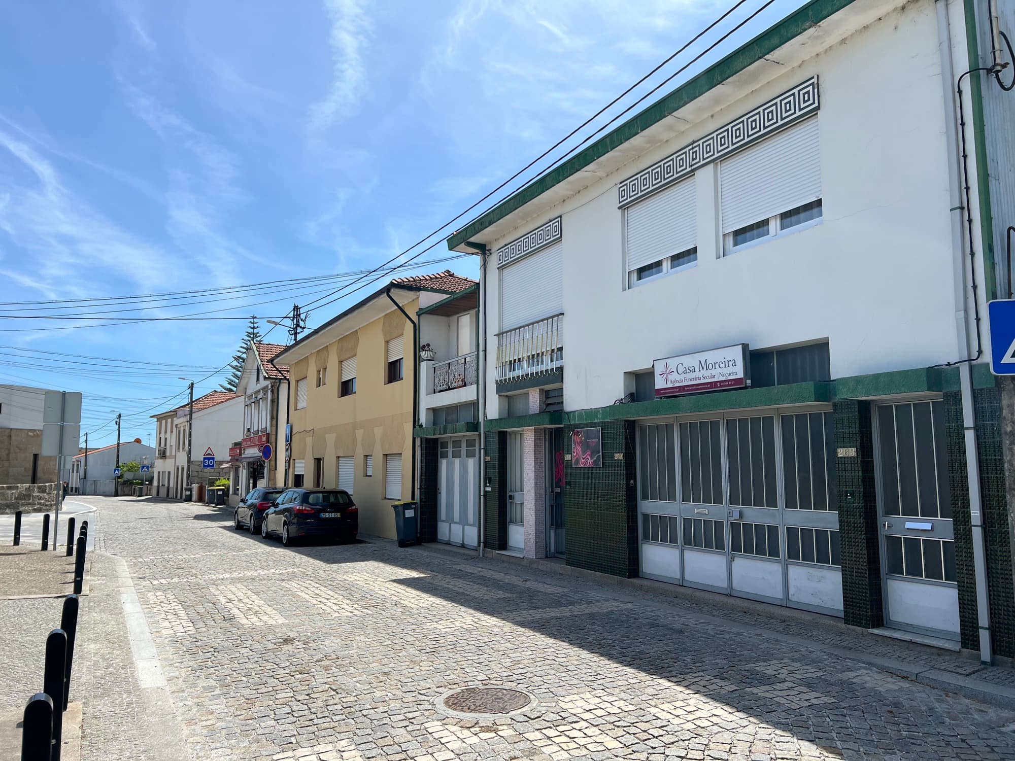 Casa Moreira warehouse in Nogueira, Maia.